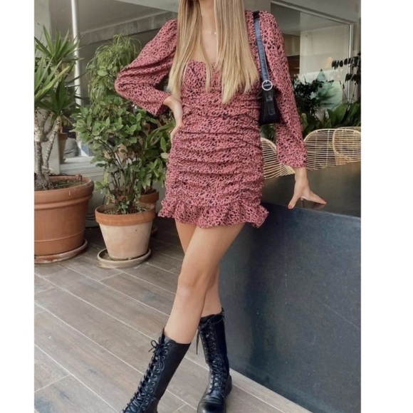 Zara bloggers fave animal print draped mini dress - Picture 6 of 16